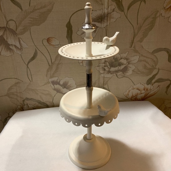 16” Tall 2-Tier Cream Color Metal Jewelry and Earring Stand with 2 Birds - Picture 3 of 3
